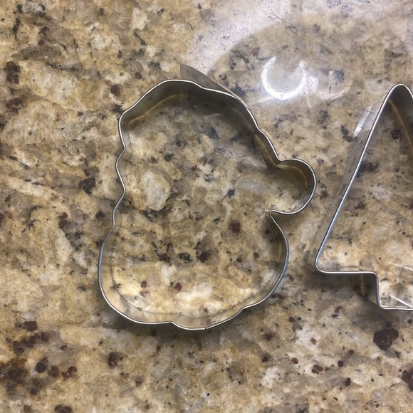 Set of 3 holiday cookie cutters Santa face Christmas tree and angel NWT - Picture 3 of 5